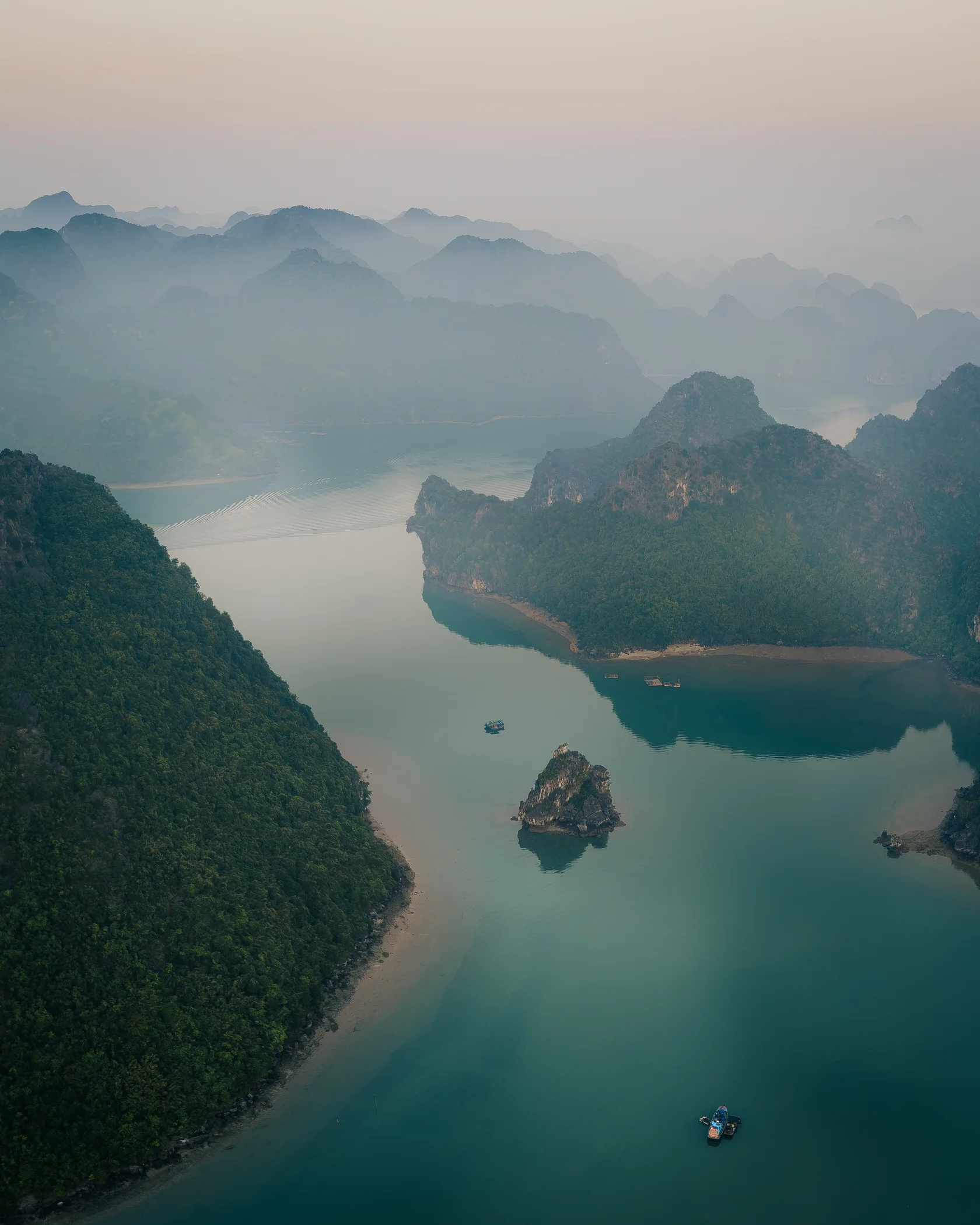 Vietnam #4, Vietnam